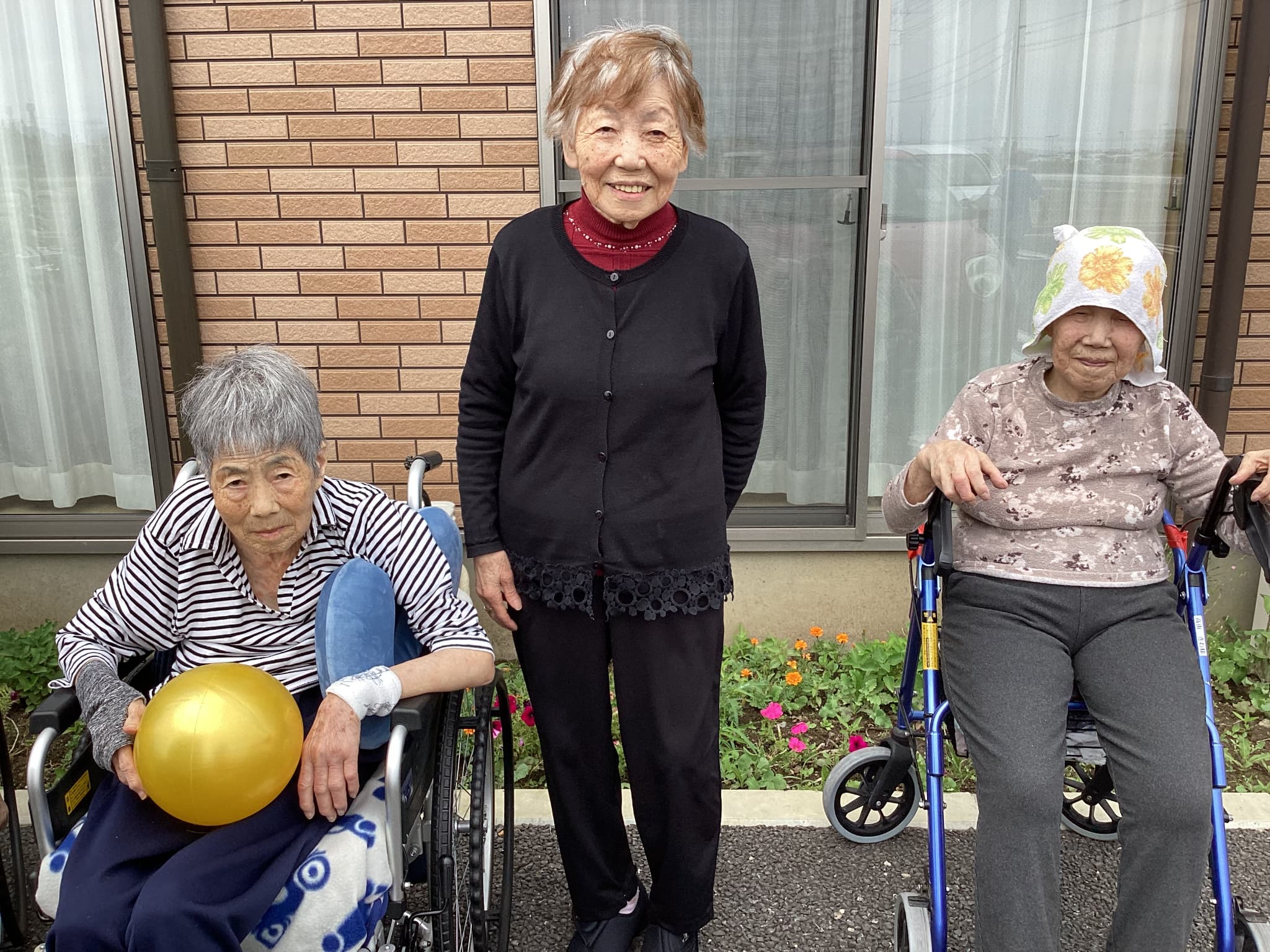 「アースケア前橋　朝倉の里」ボール廻しレク